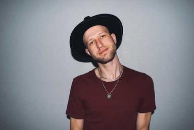 Live at The HUB! Justin Logan